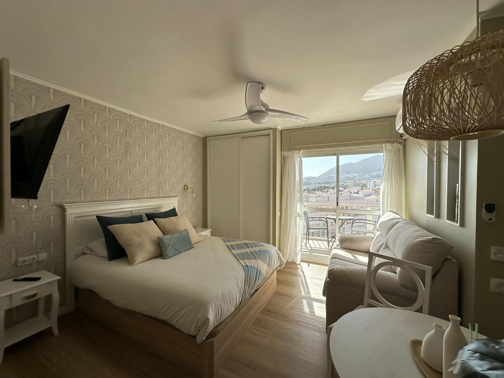 Estudio Agata Con Piscina A 800M De La Playa Benalmádena Eksteriør bilde